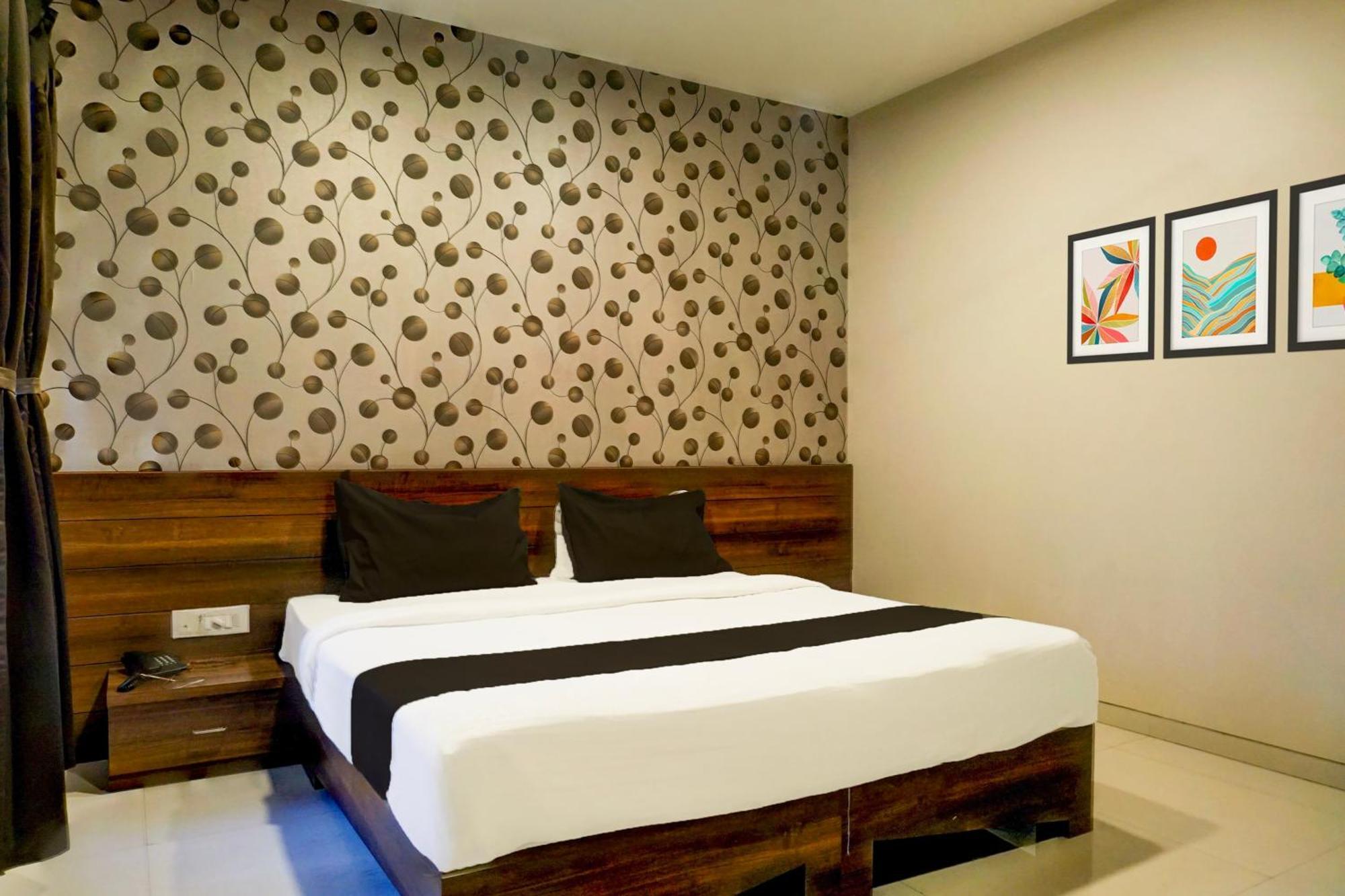 Super Townhouse Oak Viman Nagar Formerly Kuber Inn Kharadi ภายนอก รูปภาพ